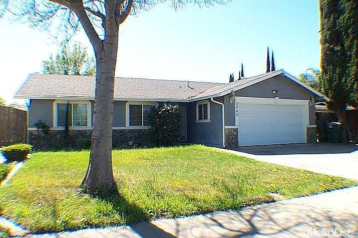1st image of 3040 Dry Creek Dr