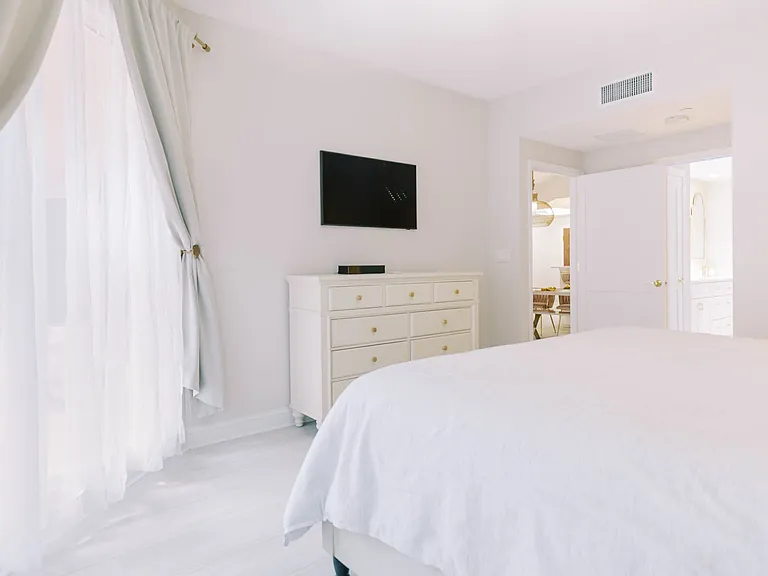 521 Mandalay Ave — Photo 42