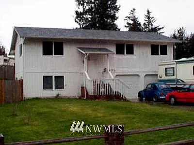 1471 S Pilchuck Drive photo 1