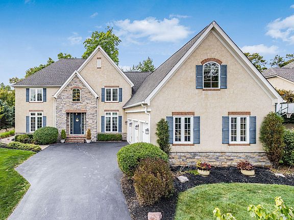 3rd image of 3228 Abbey Knoll Dr