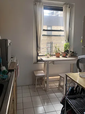 Rented by Urban Real Estate Property Group Inc | media 7