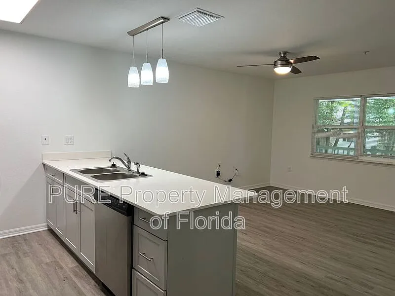 1 bed, 1.0 bath, $1,120 — Photo 4