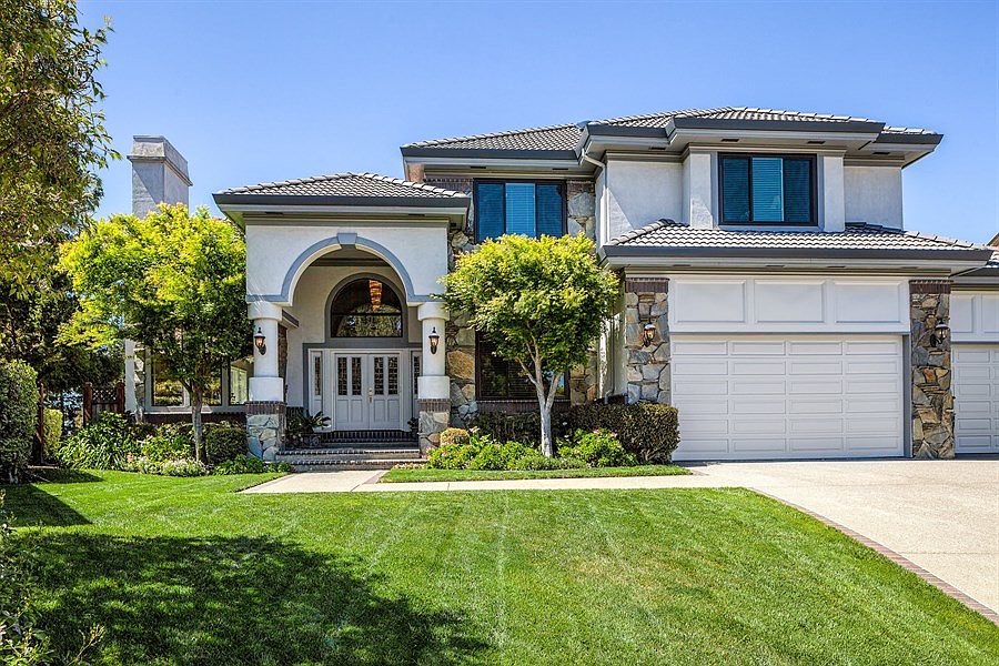 2nd image of 3580 Deer Crest Dr