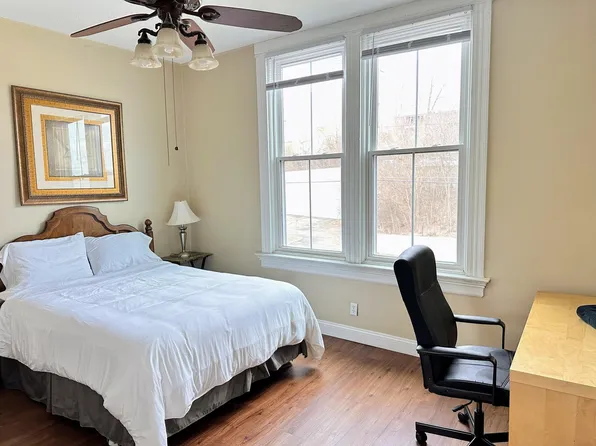 159 E McMillan St #B, Cincinnati, OH 45219