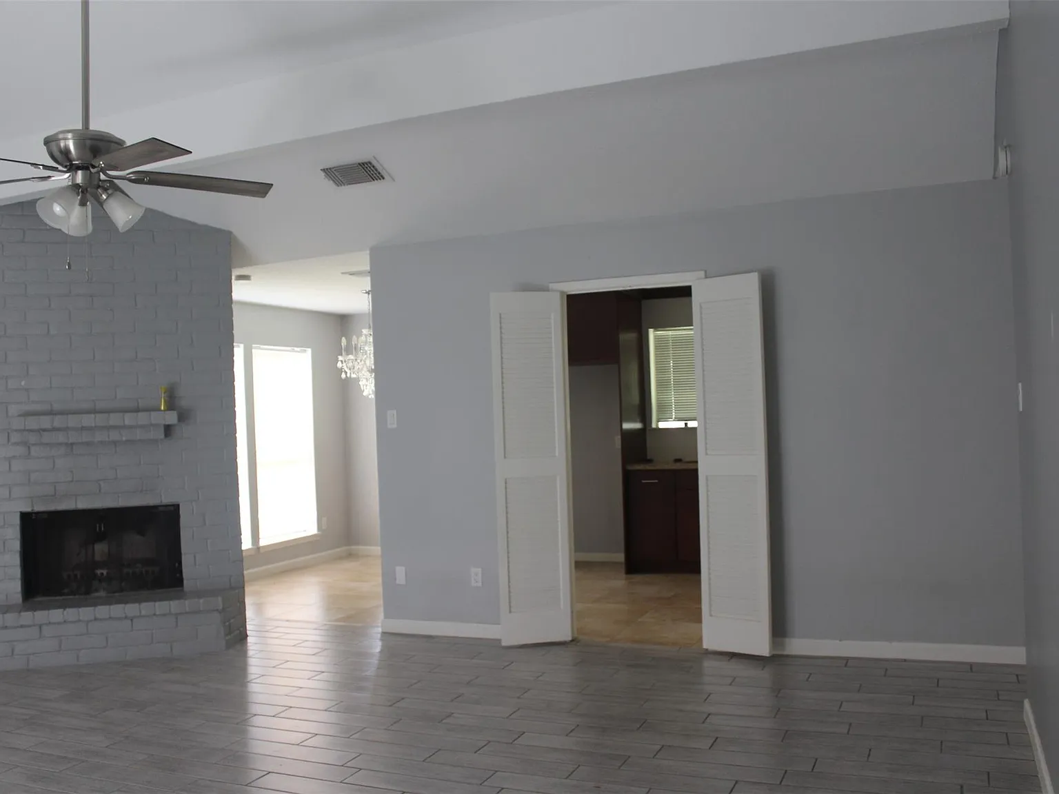 3 bed, 2.0 bath, 1320 sqft, $1,650 — Photo 4