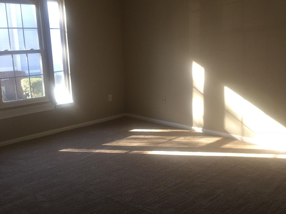 1st image of 9395 London Tower Ct
