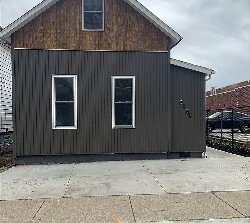1st image of 3135 W 46th St