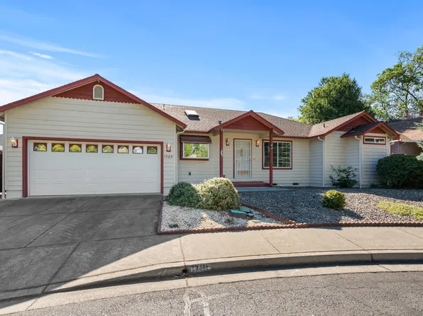 1785 Brookhurst Way, Grants Pass, OR 97527