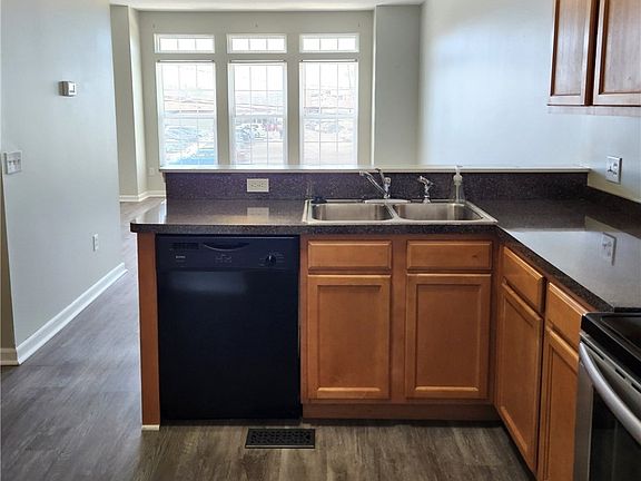 2nd image of 30056 Euclid Ave Unit 5