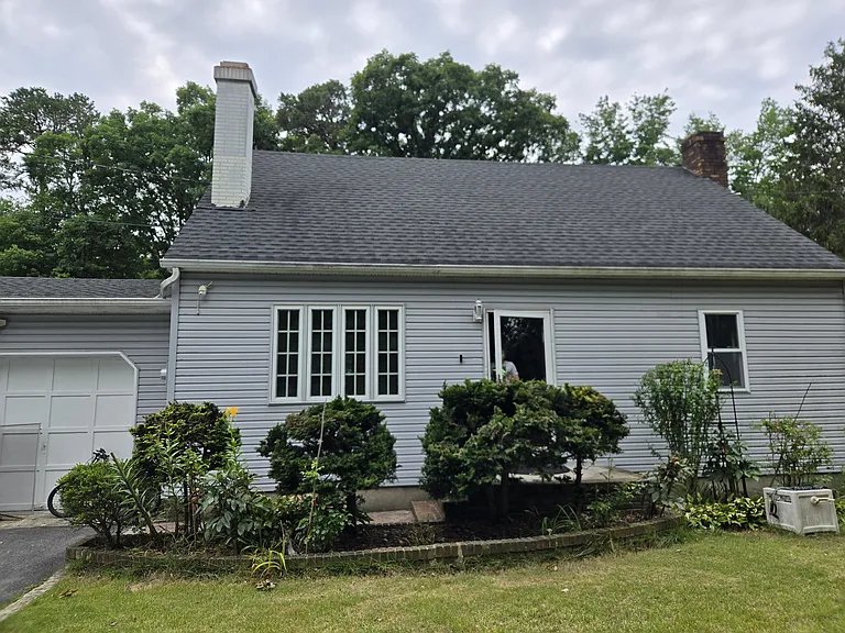 135 Hardenburg Ln — Photo 3