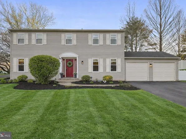 487 Old Mill Dr, Langhorne, PA 19047