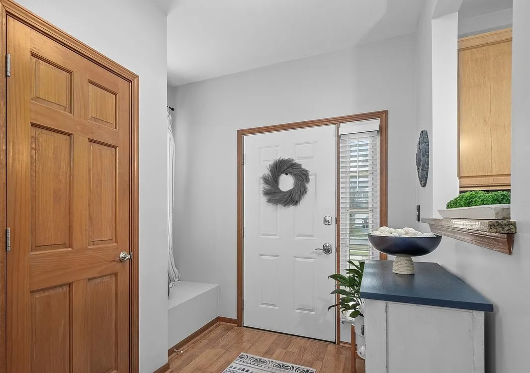 2 bed, 1197 sqft, $2,500 — Photo 2