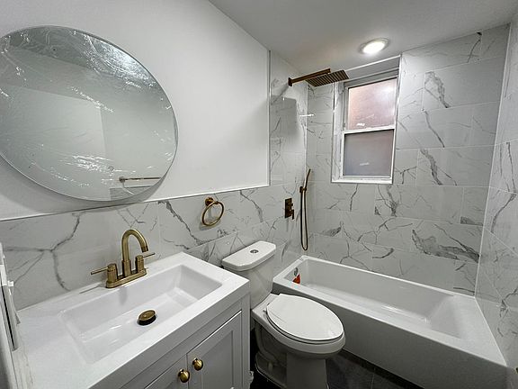4th image of 211 Woodward St #5E