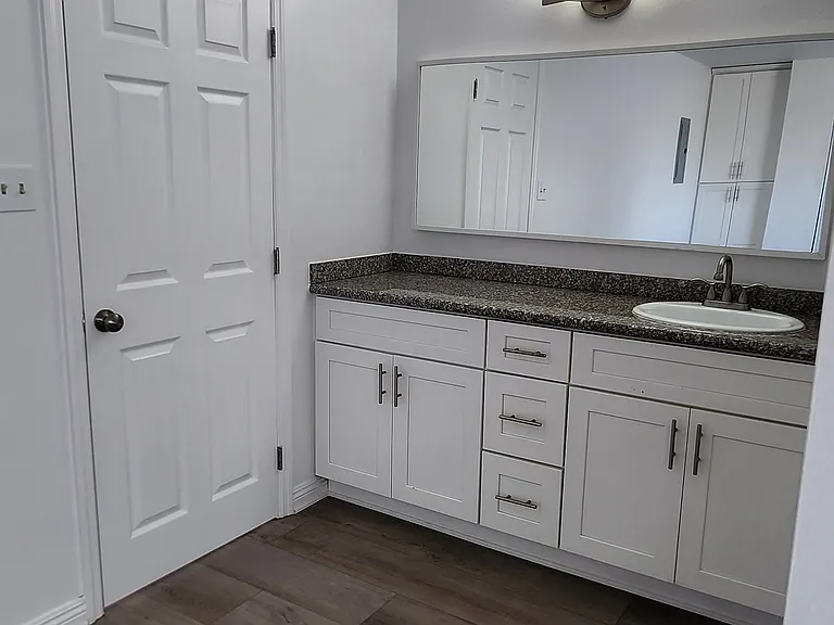 Hunt Pk Apartments — Photo 17