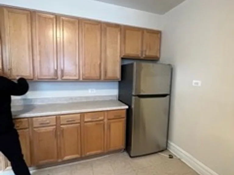 605 Hinman — Photo 25
