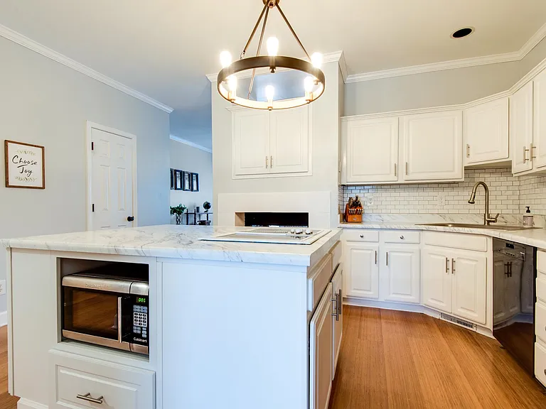 118 Carriage Ct — Photo 4
