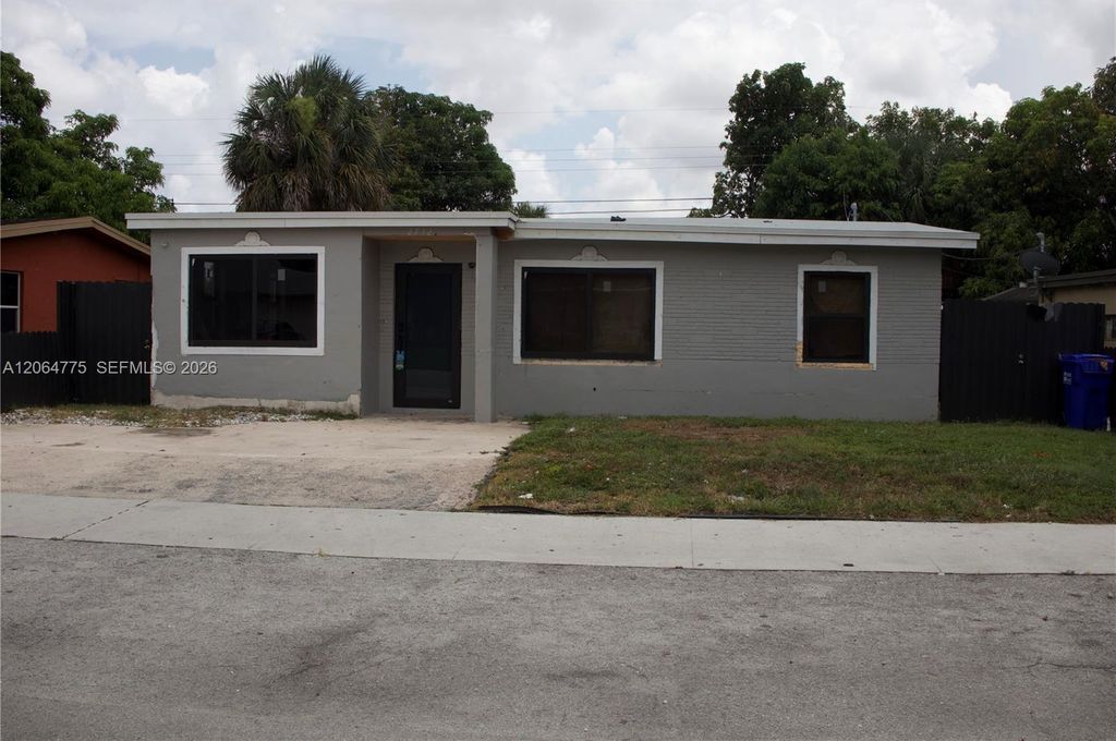 2732 NW 5th St, Pompano Beach