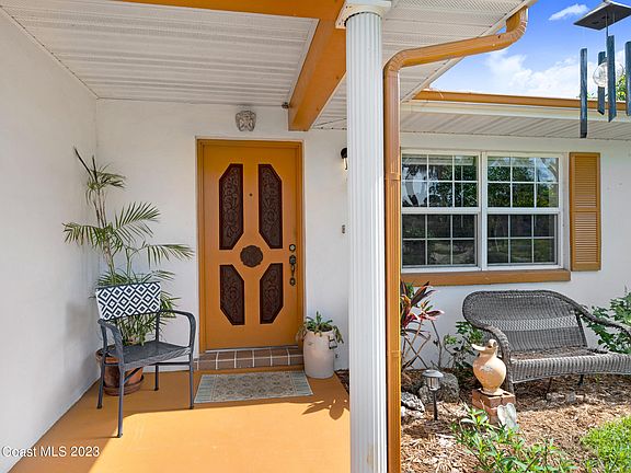 3rd image of 180 Seminole Ave