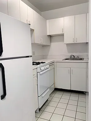 Rented by Buchbinder & Warren | media 4
