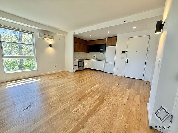 4th image of 1326 Ocean Ave #2R