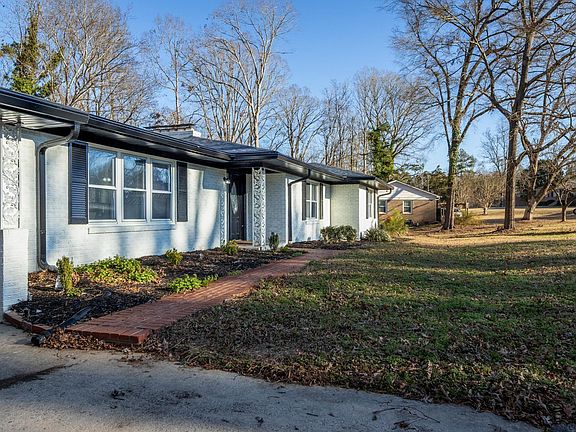 4th image of 458 Dogwood Cir