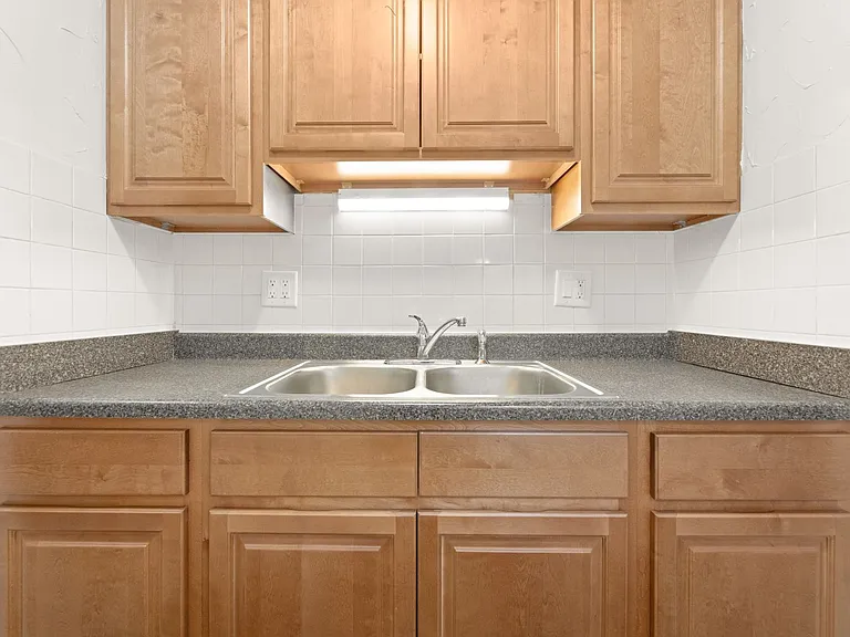 The Hillcrest Apartments — Photo 65
