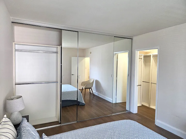 504 Two closets!!