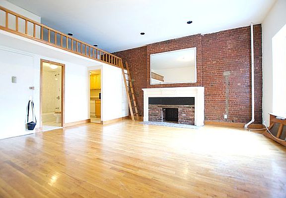 2nd image of 146 W 76th St #33