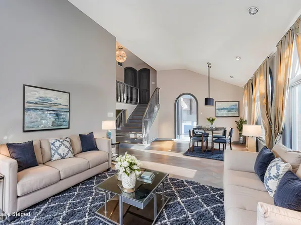 333 Mayfair Drive North image 16 of 34