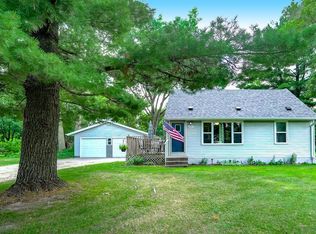 6881 Rustic Ln, Lino Lakes, MN 55014