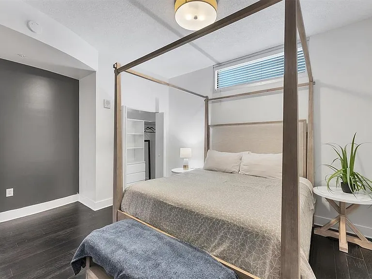 525 E Jackson St #302 — Photo 26