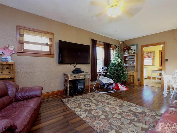 5th image of 1727 N Logan St