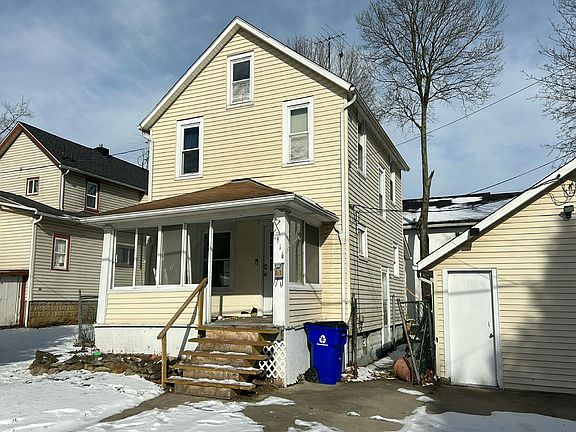 2nd image of 816 W Maple Ln