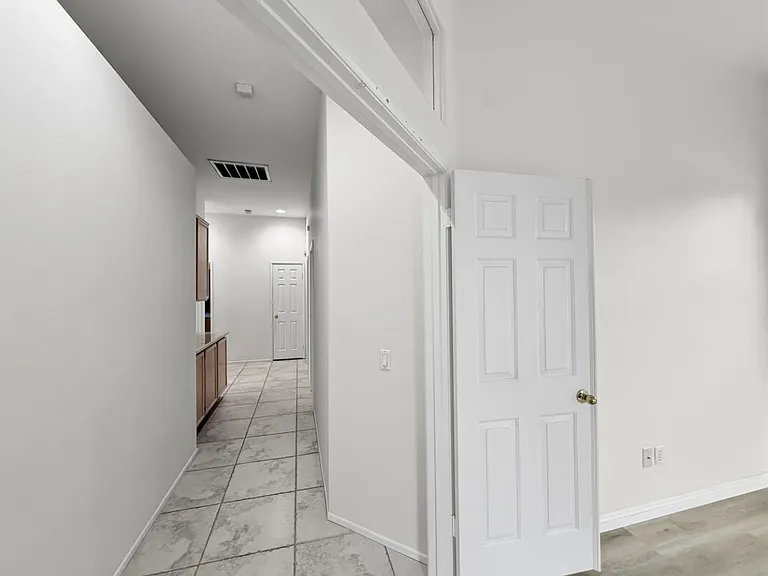 22810 Mountain Ash Cir — Photo 16