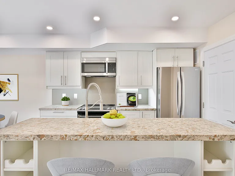 795 Broadview Ave #2 — Photo 4