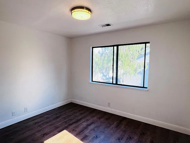 1254 Sierra Village Pl — Photo 18