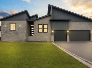 1730 E Cobblestone Dr, Ozark, MO 65721