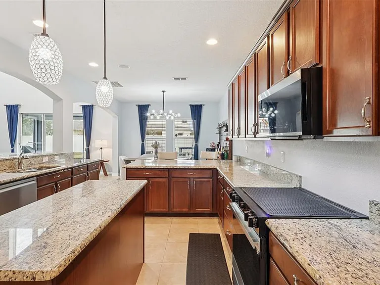 Plantation Oak Dr — Photo 13