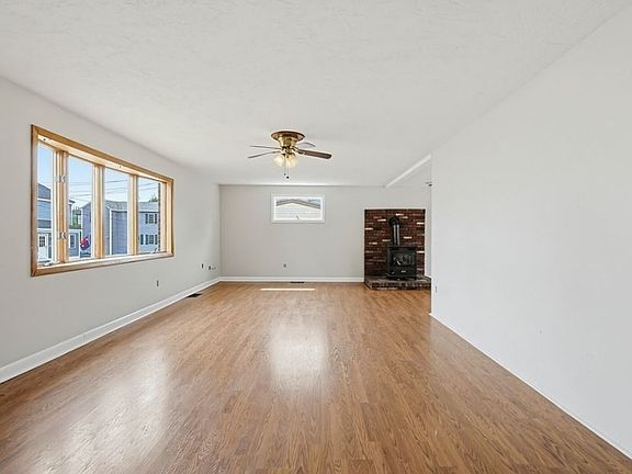 2nd image of 20 Cyril St