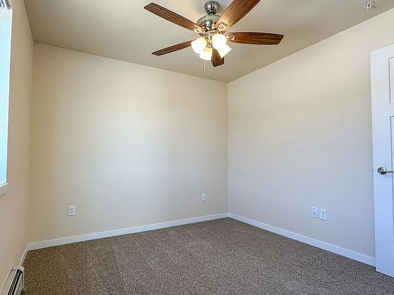 713 Caroline St — Photo 258
