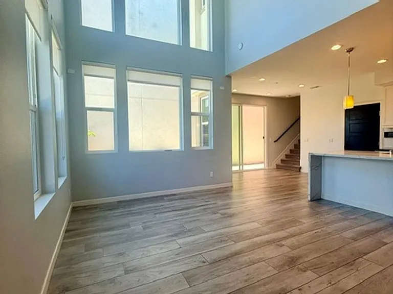 2344 Element Way — Photo 7