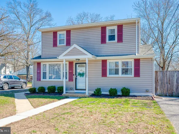 297 Beach Ave, Pasadena, MD 21122