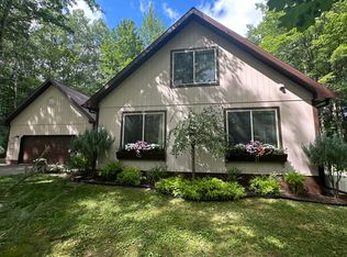 8714 Knapp Rd, Houghton Lake, MI 48629