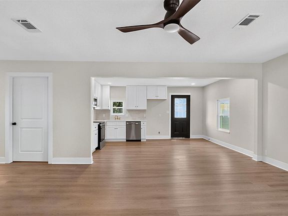 4th image of 3577 9th St