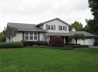 98 Hawthorne Dr, Spencerport, NY 14559