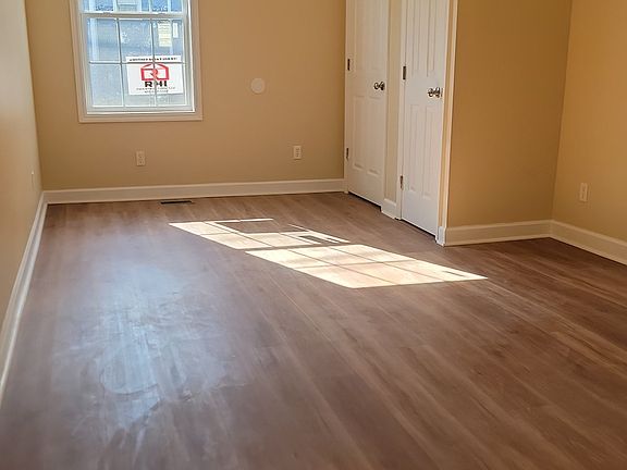 3rd image of 1605 Amelia St #A
