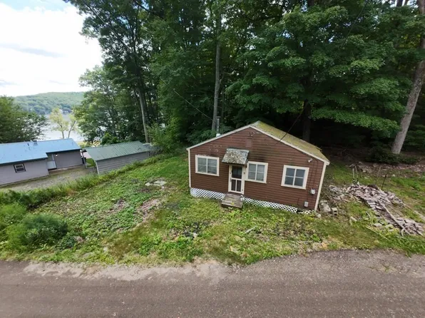 11 Chandler Rd, Holland, MA 01521