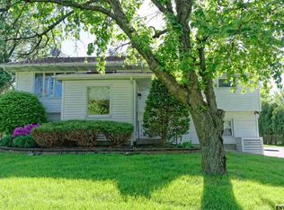 23 Dan Del Dr, Latham, NY 12110