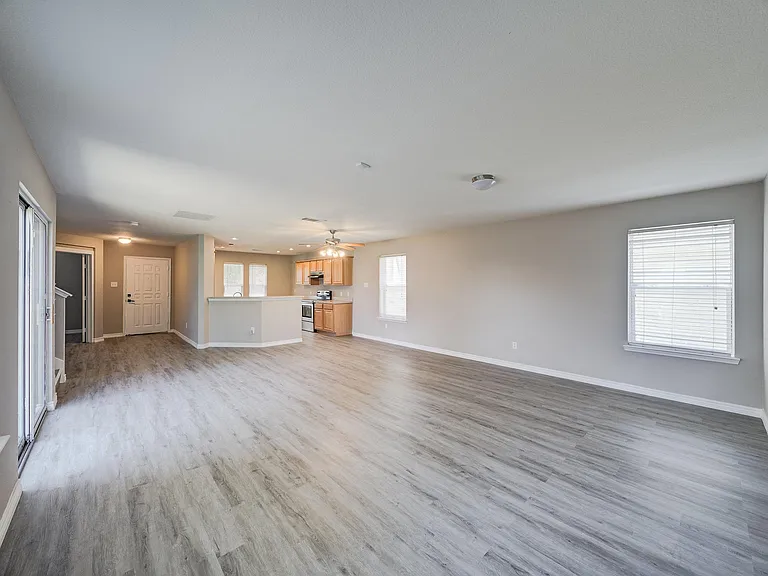 6908 Planters Row Dr — Photo 2