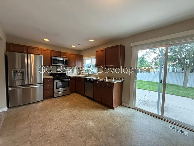 1790 Indian Wells Cir — Photo 3